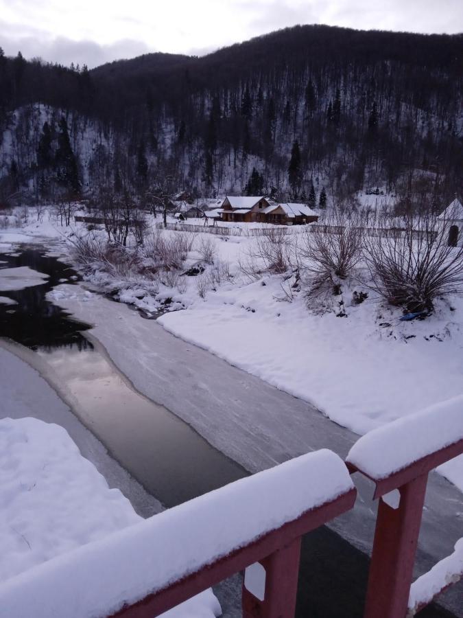 Садиба Федорчуків За Рікою Sheshory Exteriör bild