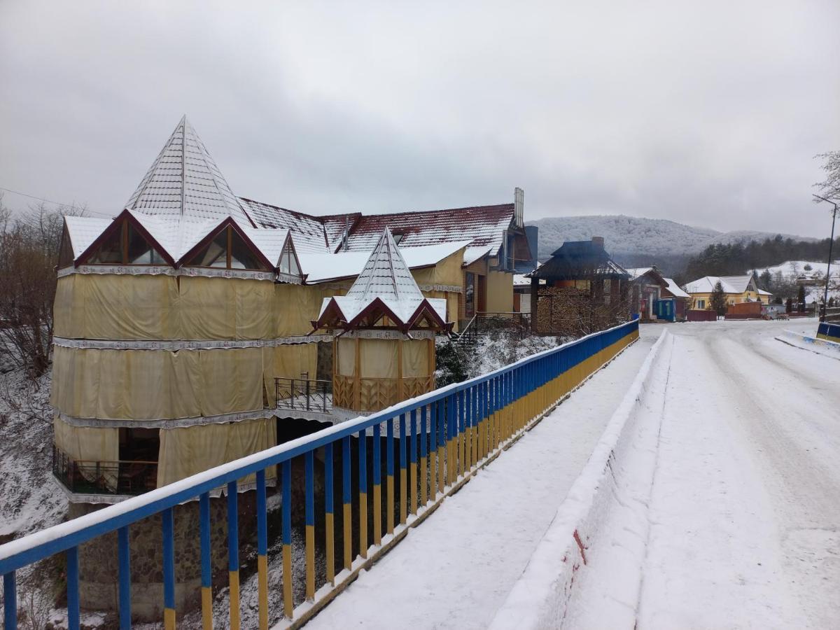 Садиба Федорчуків За Рікою Sheshory Exteriör bild